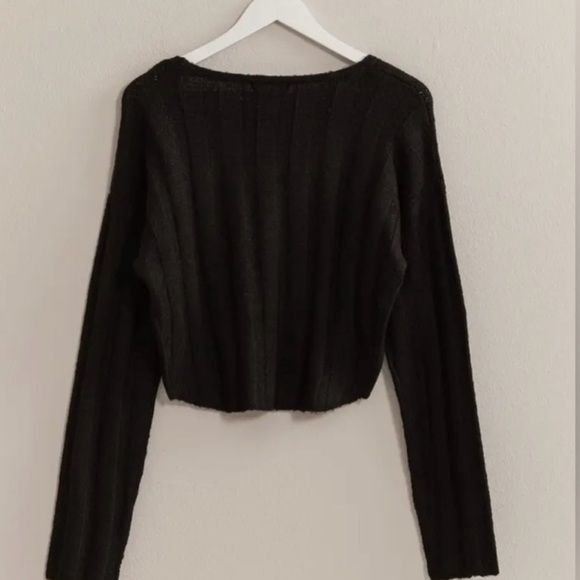 🆕🤍Black Nini Knit Sweater - Picture 3 of 3